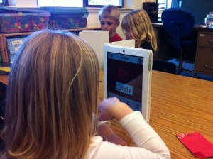 Kindergarten unsing iPads Kindergarten unsing iPads